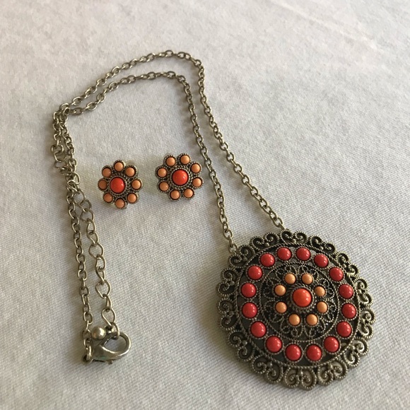 Coral Floral Necklace and Earrings - Picture 2 of 2